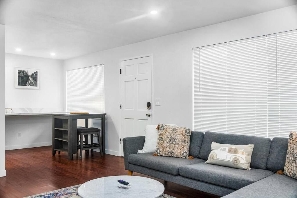 Appartamento Seattle Cloud 2Br Prime Location Esterno foto