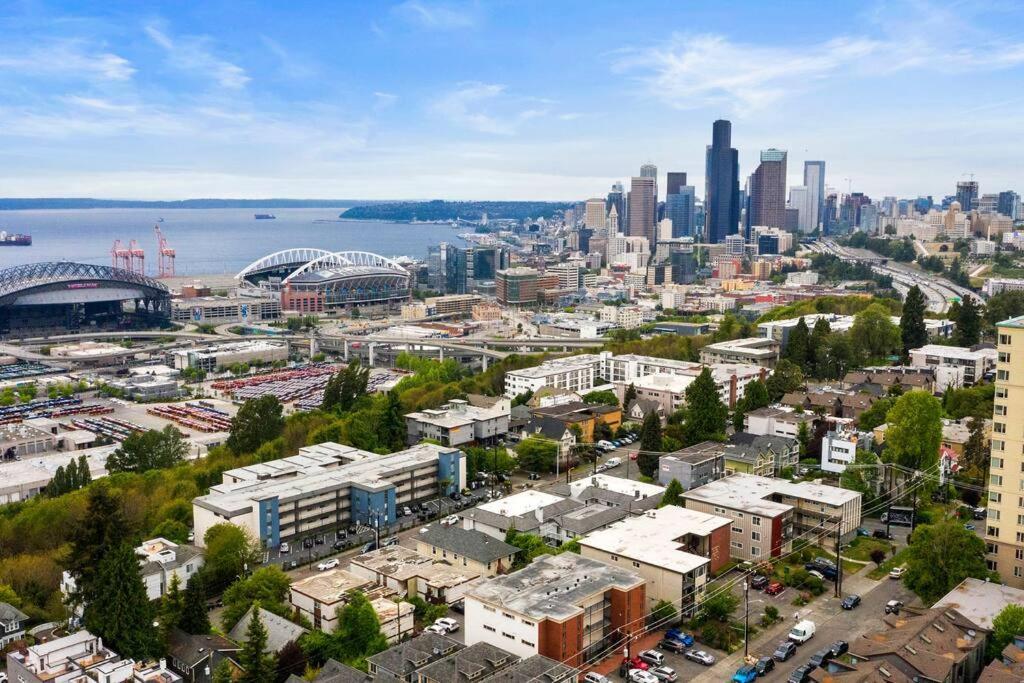 Appartamento Seattle Cloud 2Br Prime Location Esterno foto