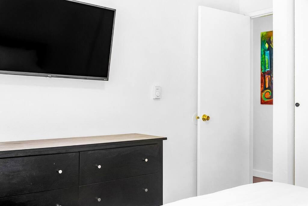 Appartamento Seattle Cloud 2Br Prime Location Esterno foto