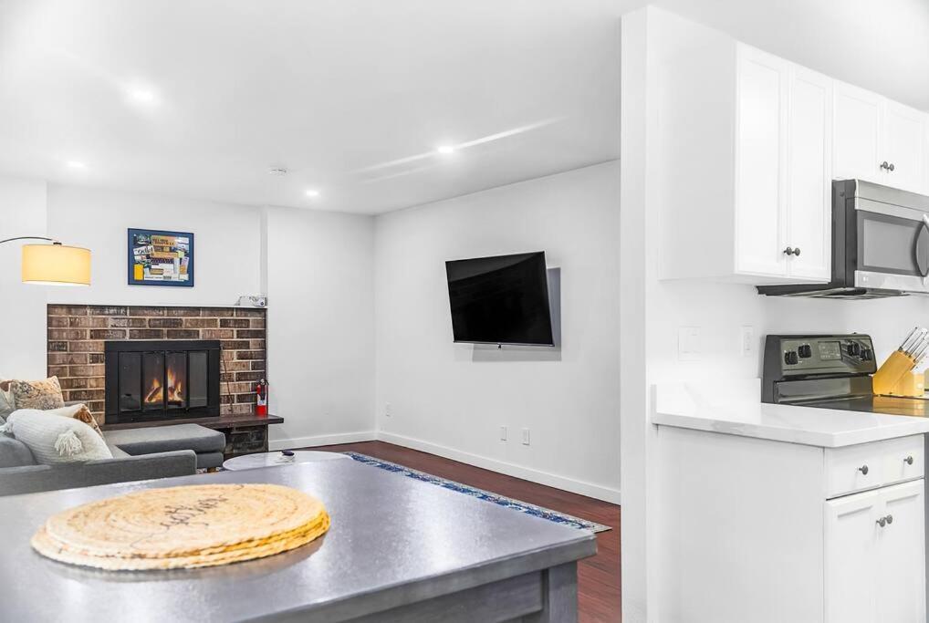 Appartamento Seattle Cloud 2Br Prime Location Esterno foto